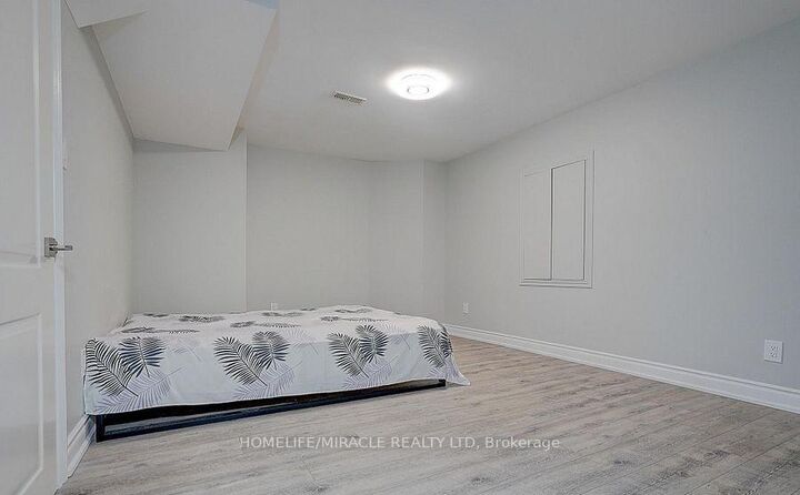 Property Photo:  28 Hunwicks Crescent  ON L1Z 0E4 
