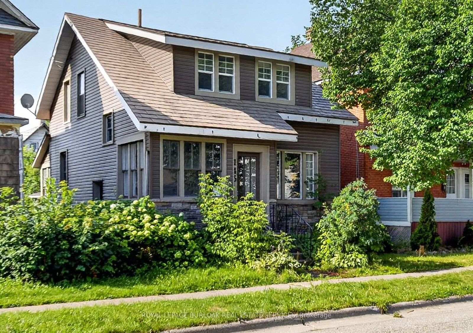 Property Photo:  145 Albert Street W  ON P6A 1B5 