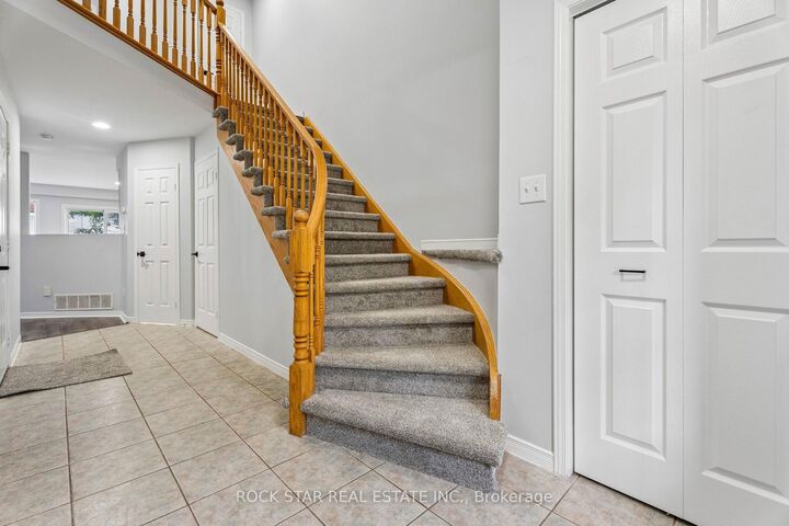Property Photo:  1860 Upper Gage Avenue 3  ON L8W 3Y6 