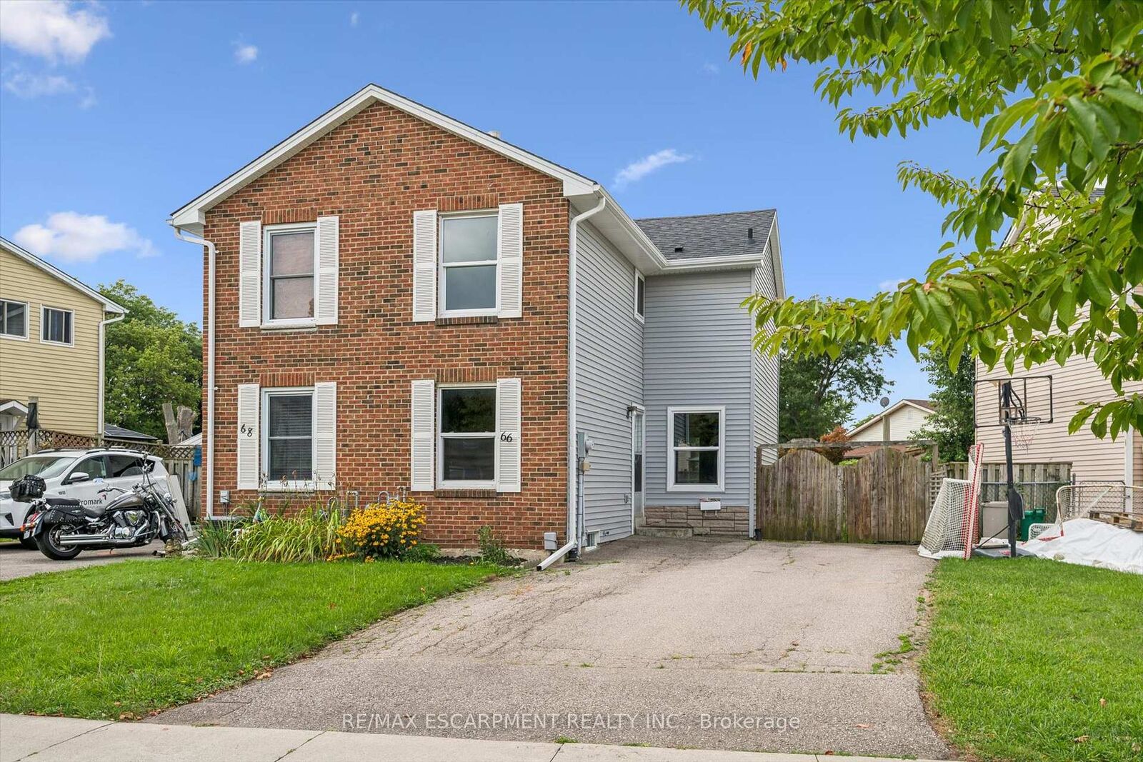 Property Photo:  66 Banbury Road  ON N3P 1C3 