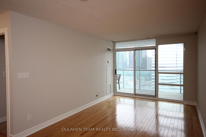 Property Photo: 16 Harrison Garden Boulevard 1512 ON M2N 7J6