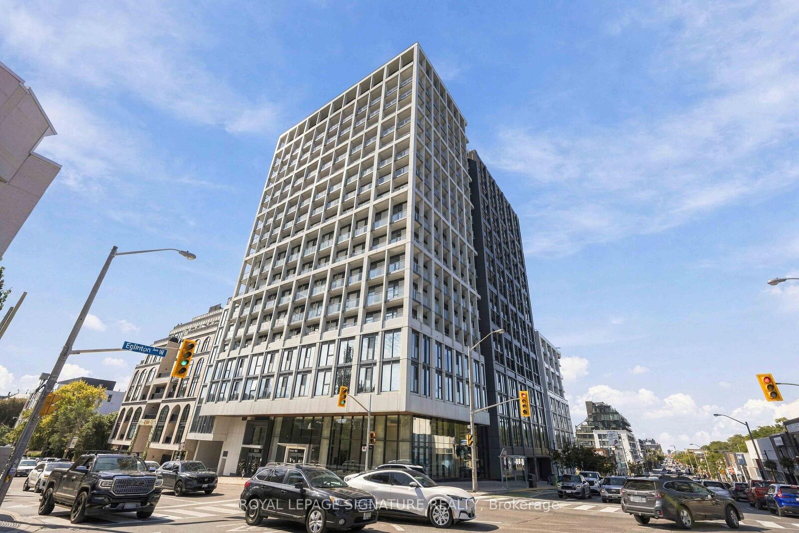 Property Photo:  2020 Bathurst Street 817  ON M5P 0A6 