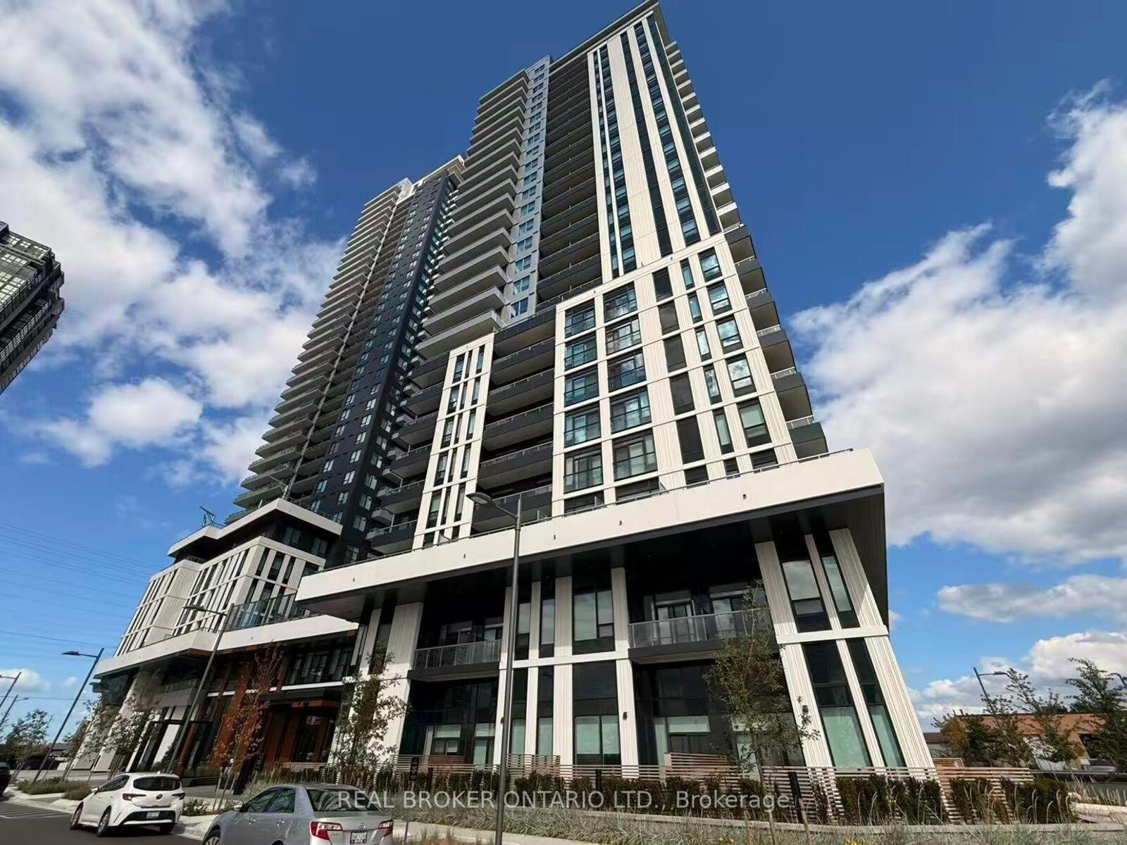 Property Photo:  21 Meadowdale Road 1610  ON L4K 0C7 