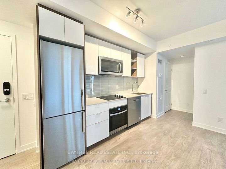 Property Photo:  543 Richmond Street W 722  ON M5V 0W9 