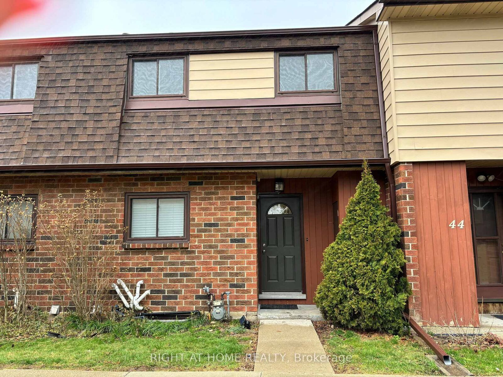 Property Photo:  25 Garrow Drive 45  ON L9C 2X2 