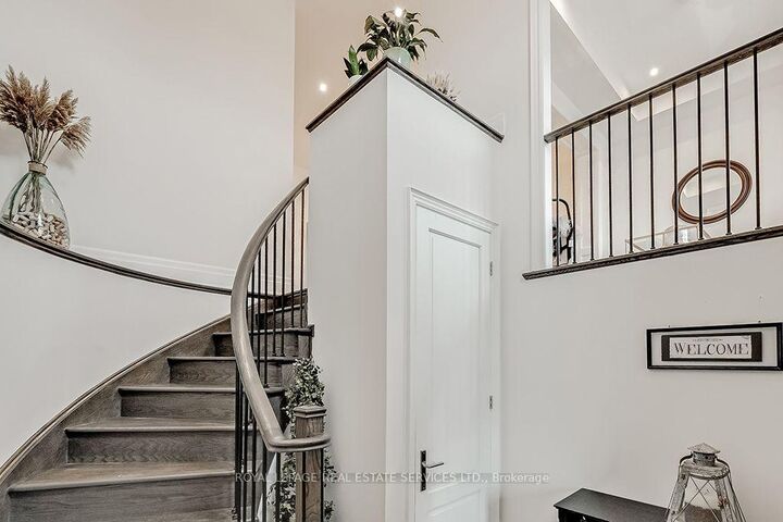 Property Photo:  210 Dorval Drive  ON L6K 0G5 