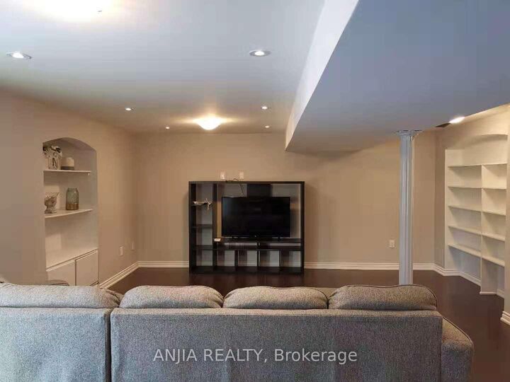 Property Photo:  11 Luce Drive Bsmt  ON L1Z 0K2 