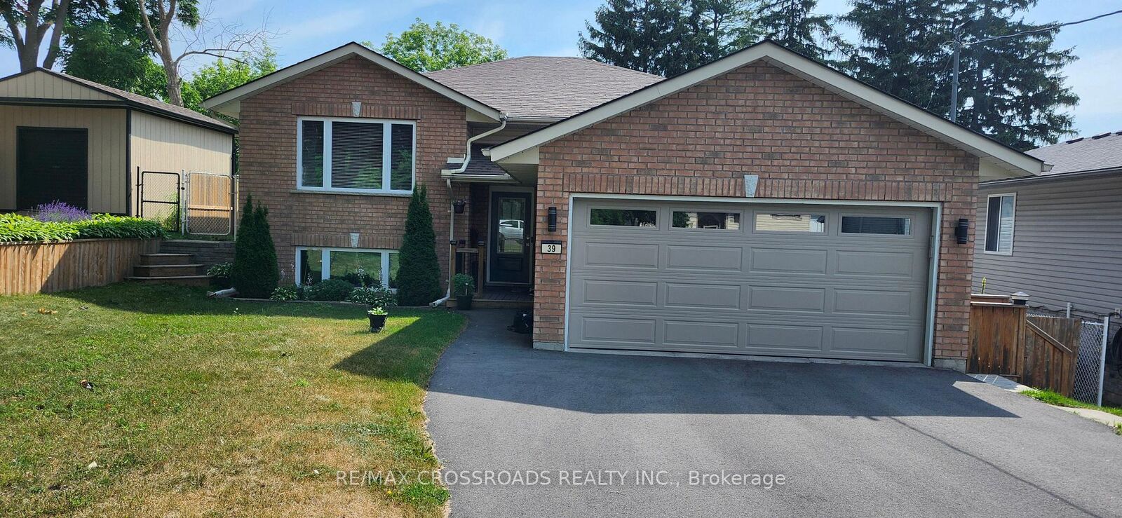 Property Photo:  39 Reid Street Main Floor  ON K8V 5V8 