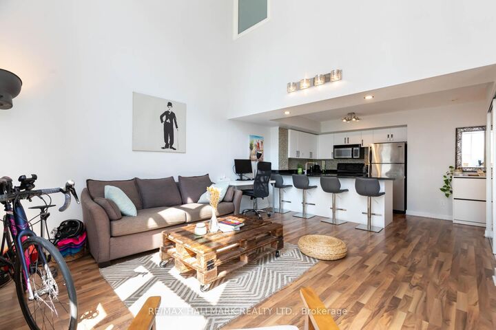 Property Photo: 21 Earl Street 314 ON M4Y 3C8