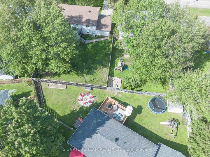 Property Photo:  21 Lisa Crescent  ON K8H 2Z8 