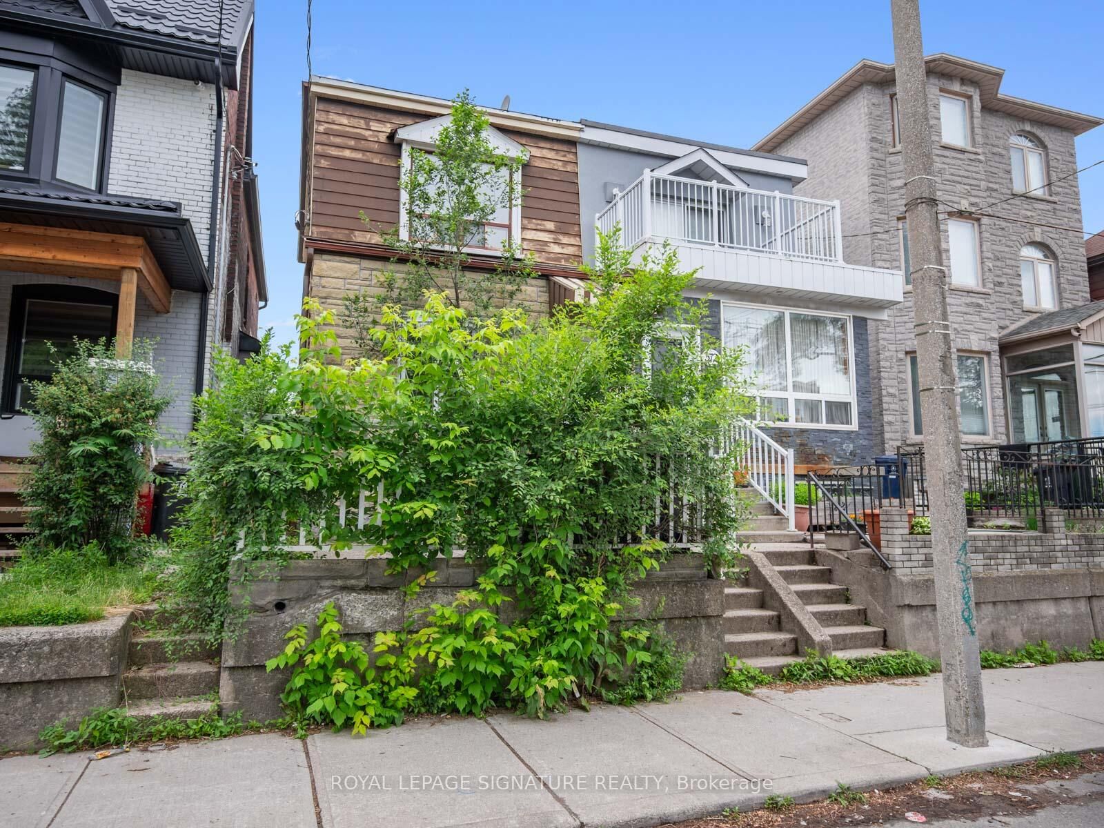 Property Photo:  570 Jones Avenue  ON M4J 3H1 