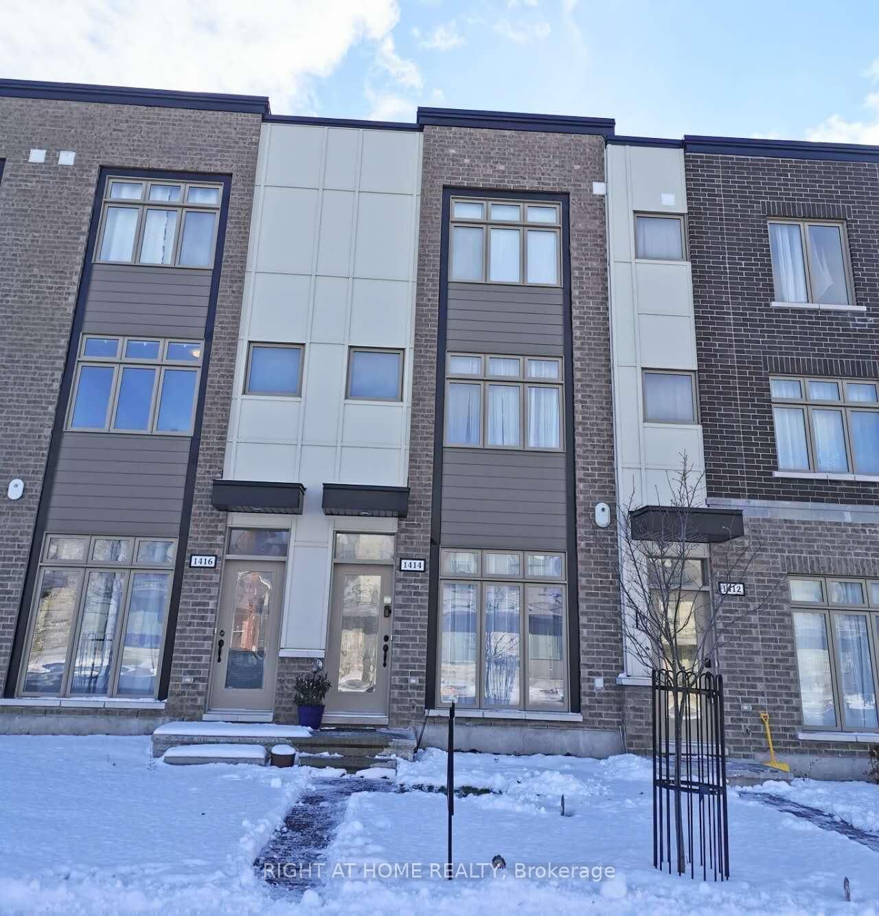 Property Photo:  1414 Hemlock Road  ON K1K 5A8 