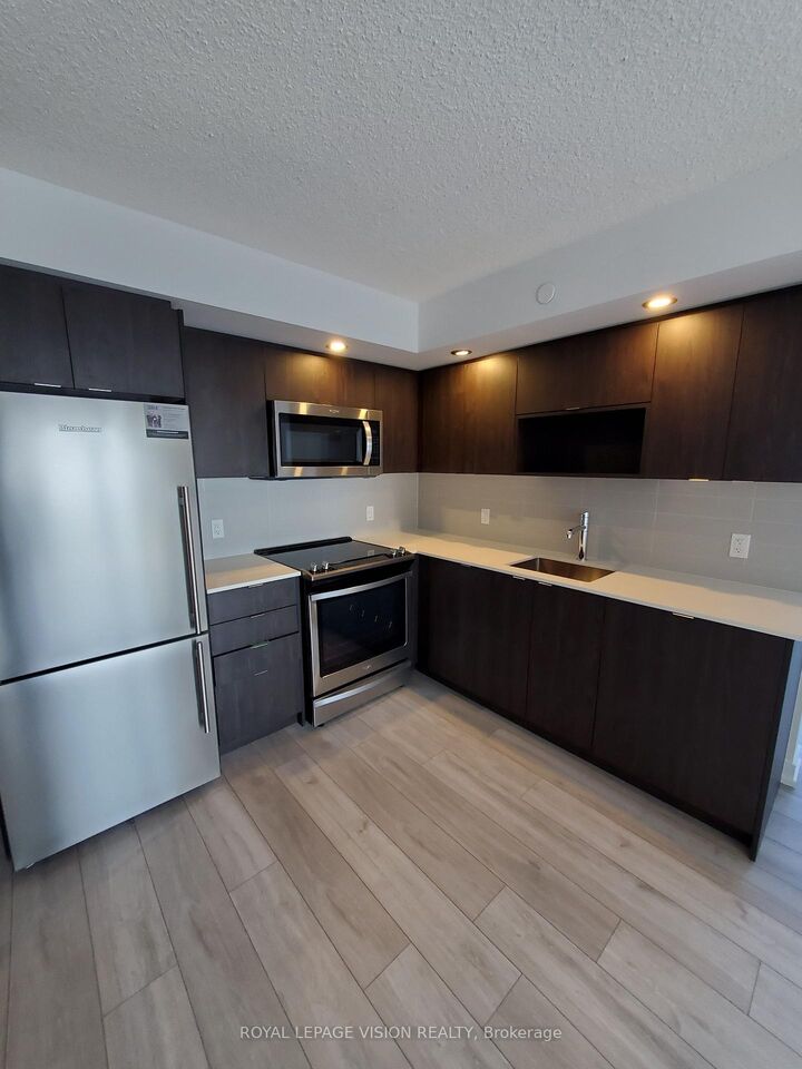 Property Photo:  225 Village Green Square 2308  ON M1S 0L7 