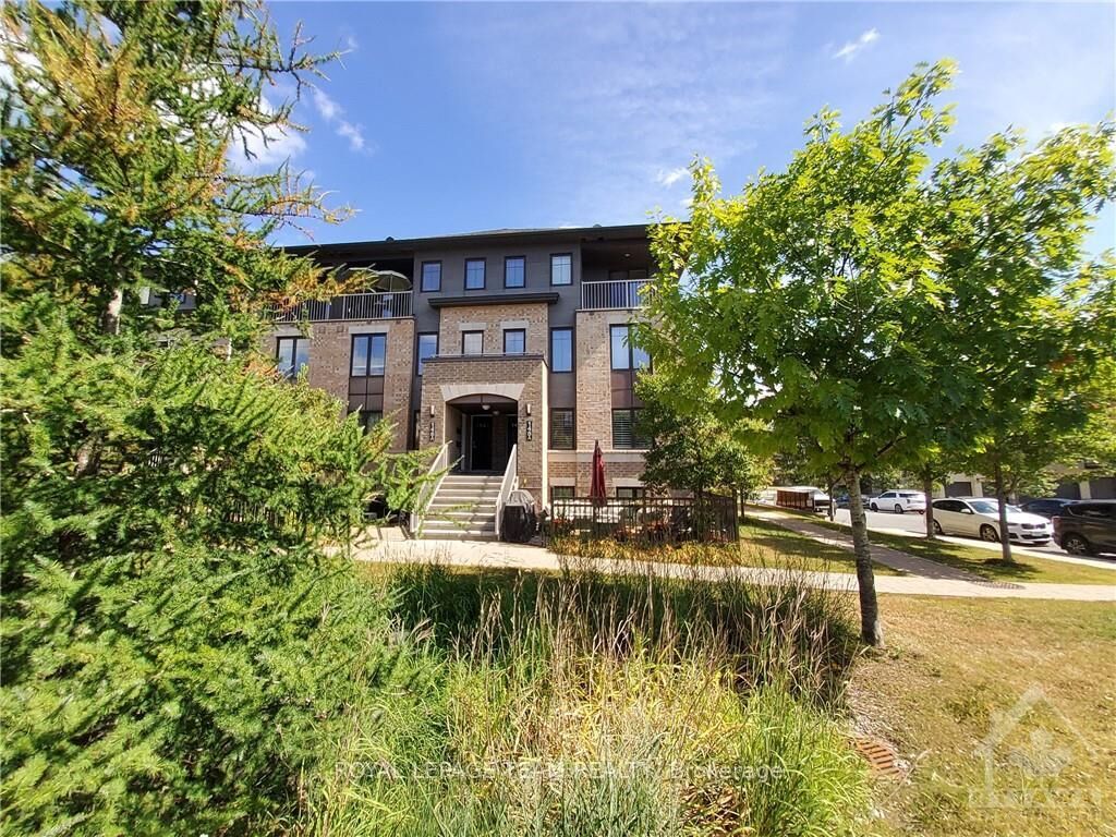 Property Photo:  148 Lindenshade Drive B  ON K2J 5R5 