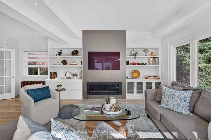 Property Photo:  33 Ben Machree Drive  ON L5H 2S2 
