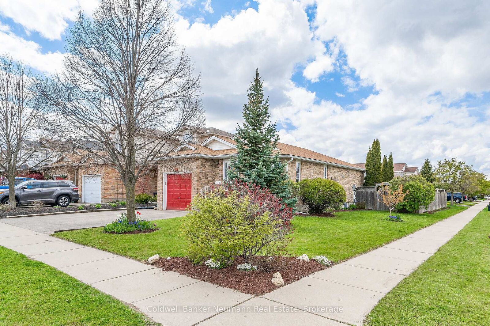 Property Photo:  116 Doyle Drive  ON N1G 5B4 