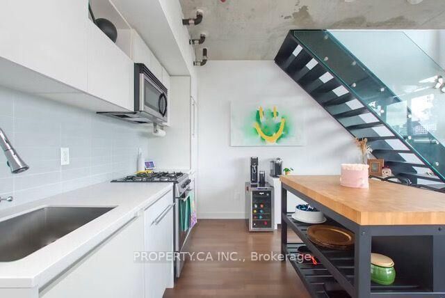 Property Photo: 109 Wolseley Street Ph2 ON M6J 1K1