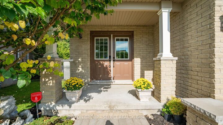 Property Photo:  713 Silverfox Place  ON N6G 0G2 