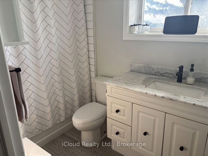 Property Photo:  65 Broadway N/A 2  ON L9W 1K1 