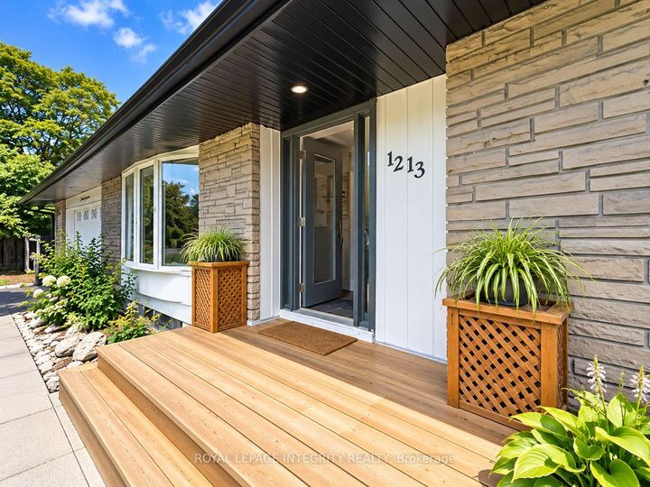 Property Photo:  1213 McWatters Road  ON K2C 3E7 