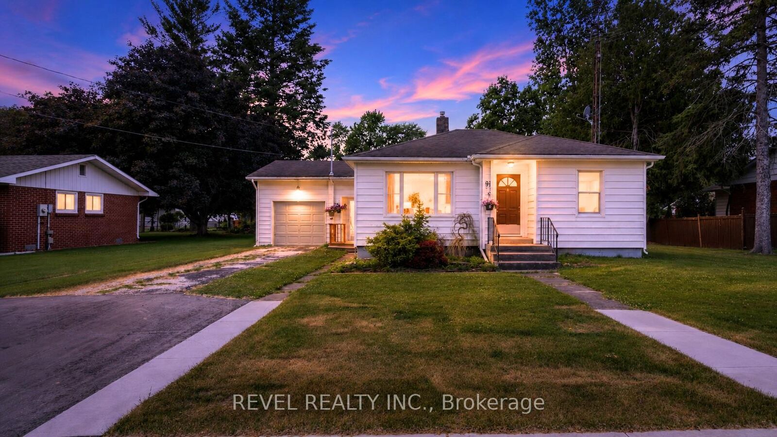 Property Photo:  91 Lamila Street  ON N0P 2K0 