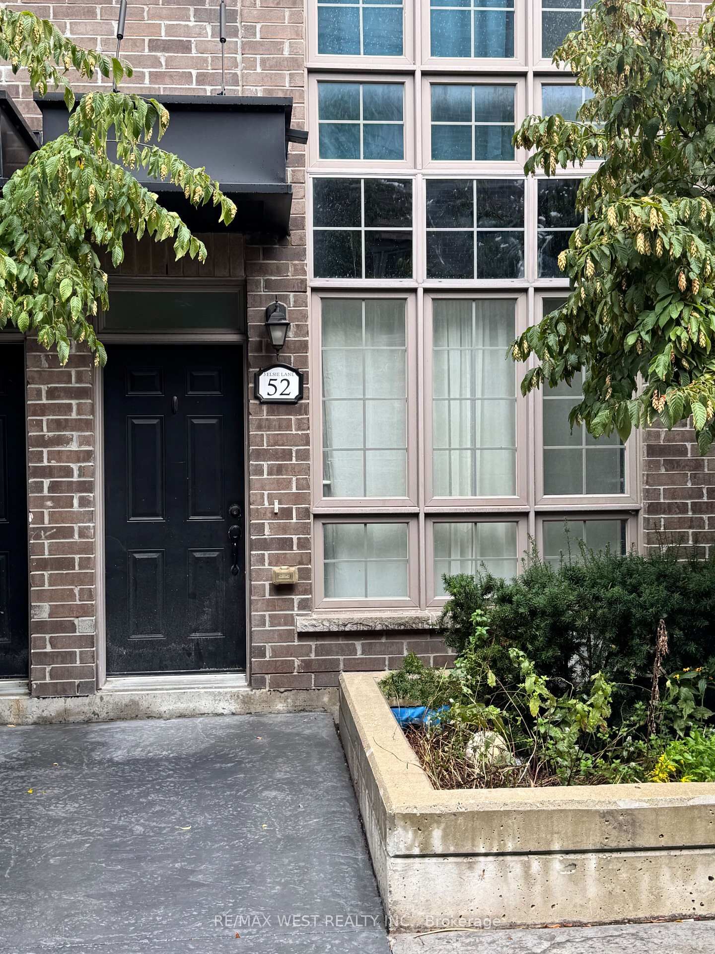 Property Photo:  3 Elsie Lane 52  ON M6P 0B8 