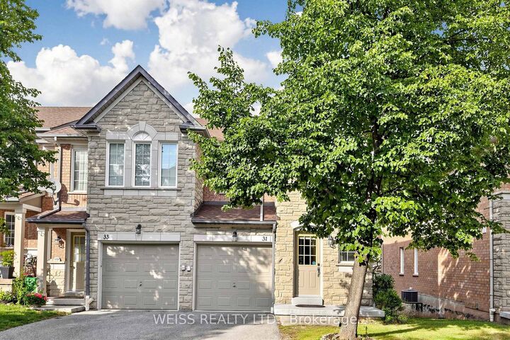Property Photo: 5260 McFarren Boulevard 31 ON L5M 7J1