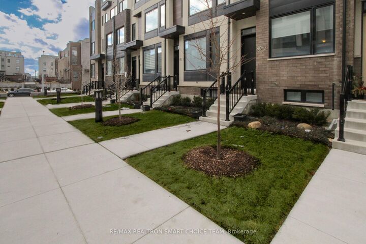 Property Photo:  80 Thomas Mulholland Drive 2  ON M3K 0A5 