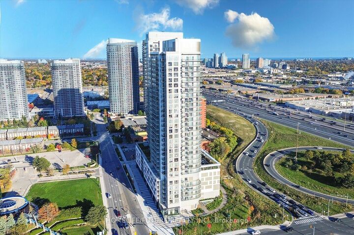 Property Photo:  2031 Kennedy Road 2715  ON M1P 2M1 