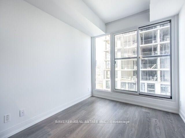 Property Photo:  181 Dundas Street E 3215  ON M5A 0N5 
