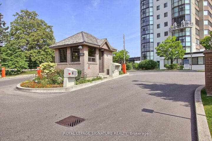 Property Photo:  1360 Rathburn Road 502  ON L4W 4H4 