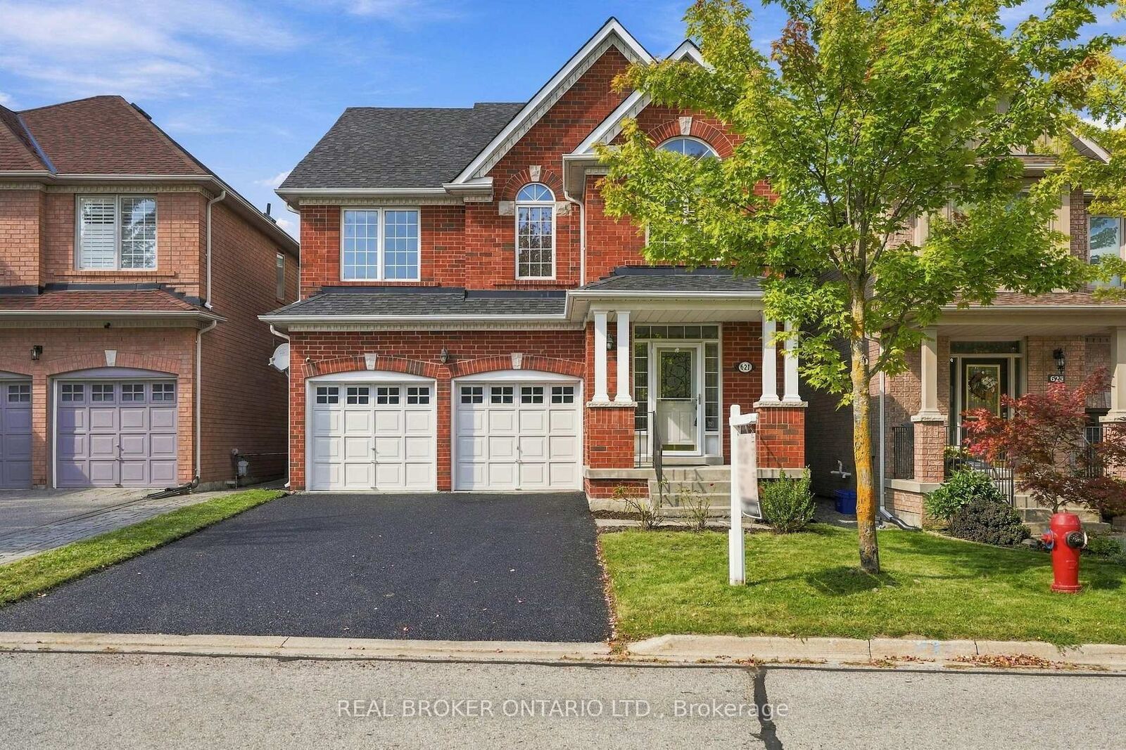 Property Photo:  621 Society Crescent  ON L3X 2V8 
