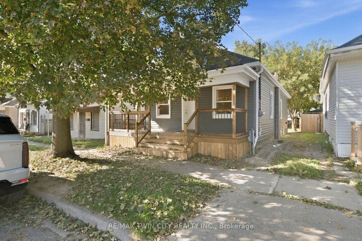 Property Photo:  140 Pearl Street  ON N3T 3P4 