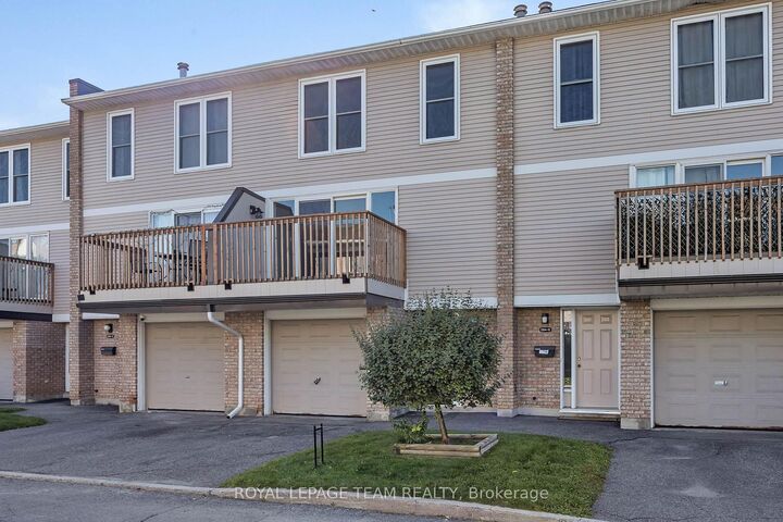 Property Photo:  284 Dalehurst Drive D  ON K2G 4J5 