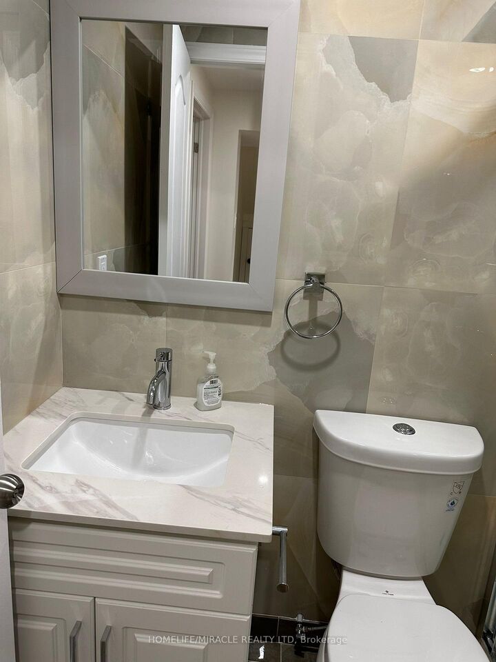 Property Photo:  11 Cresswell Drive  ON L6Y 2T5 