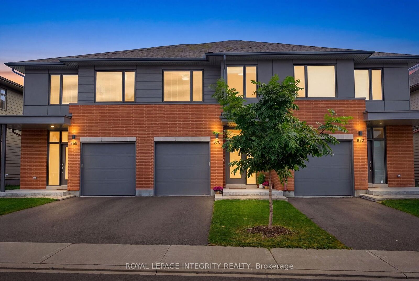 Property Photo:  870 Moses Tennisco Street  ON K1K 5A2 