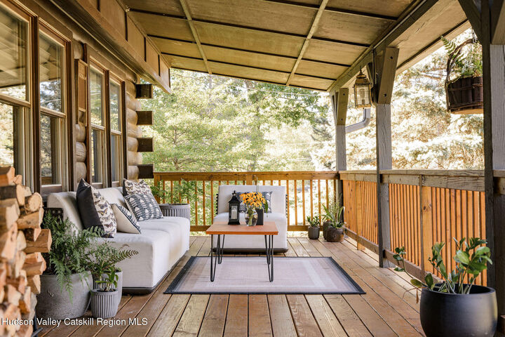 Property Photo:  62 E Meadowbrook  NY 12580 