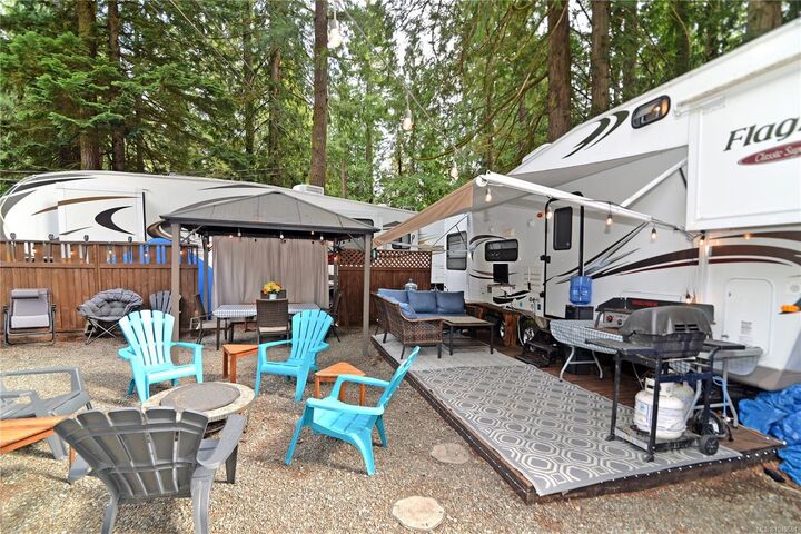 Property Photo:  10324 Lakeshore Rd #B-9  BC V9Y 8Z6 