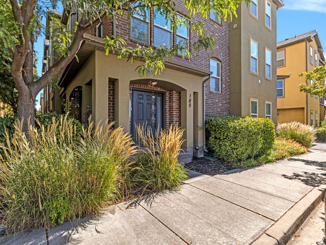 Property Photo:  180 W Barry Links Way  UT 84115 