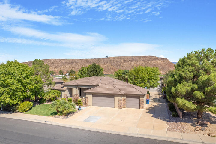 Property Photo:  655 E Lost Ridge Dr  UT 84780 