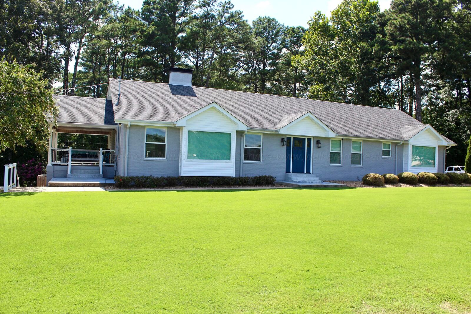 Property Photo: 365 Riviera Dr AL 35594