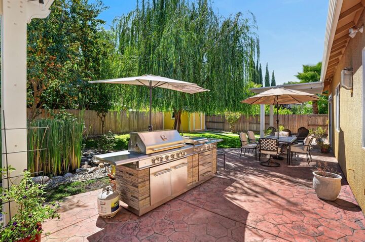 Property Photo:  6216 Ravenna Way  CA 95757 