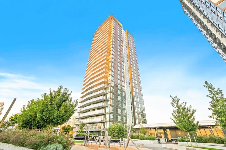 Property Photo:  318 Alderson Avenue 1709  BC V3K 0J1 