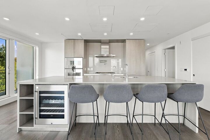 Property Photo:  4908 Cambie Street 502  BC V5Z 0K1 