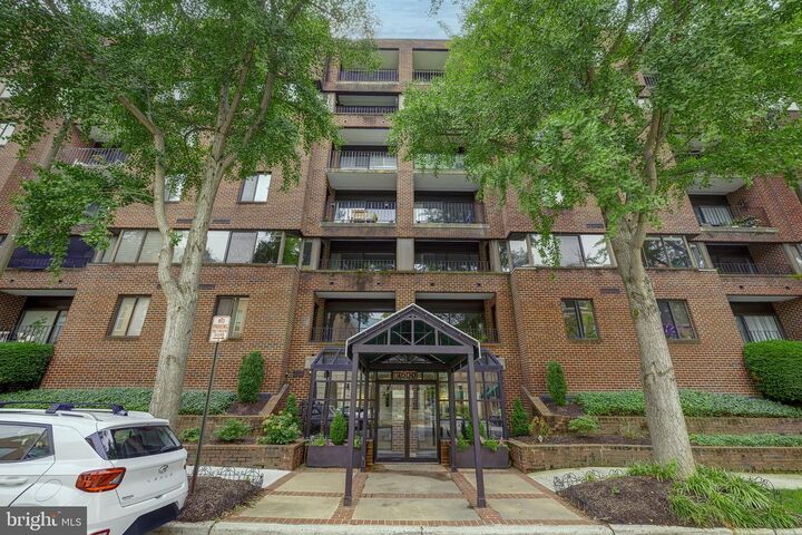 Property Photo:  1600 Prince Street 610  VA 22314 
