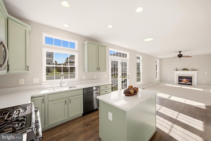 Property Photo: 32 Potterfield Drive VA 20180