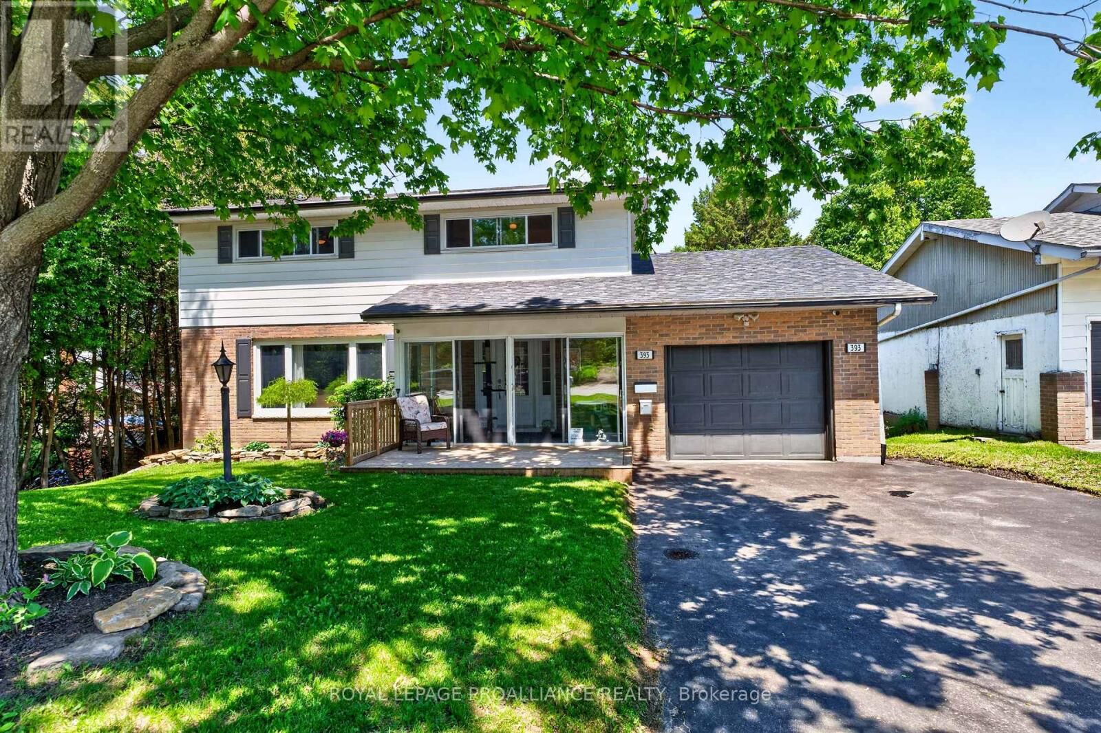 Property Photo:  393 Stewart Boulevard  ON K6V 6C7 