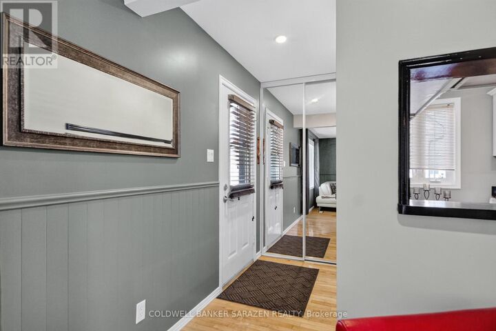 Photo de la propriété:  30 Harrold Place  ON K1Z 7N5 