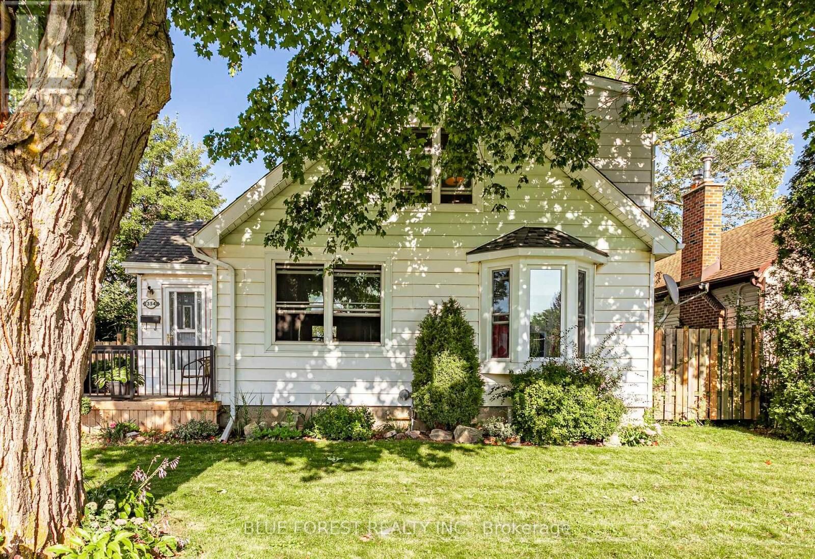 Property Photo:  354 Calgary Street  ON N5W 4X5 