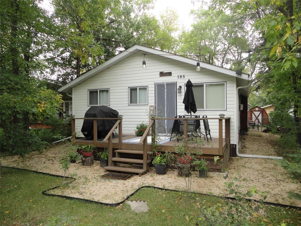Property Photo: 185 6th Street MB R0C 1B0